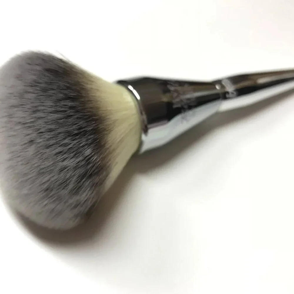 IT Cosmetics Brush for Ulta All Over Jumbo Powder Brush #211, New